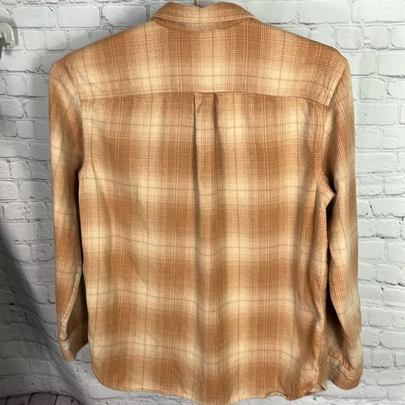 North Face Flannel size Large
Good used condition - Picture 7 of 8